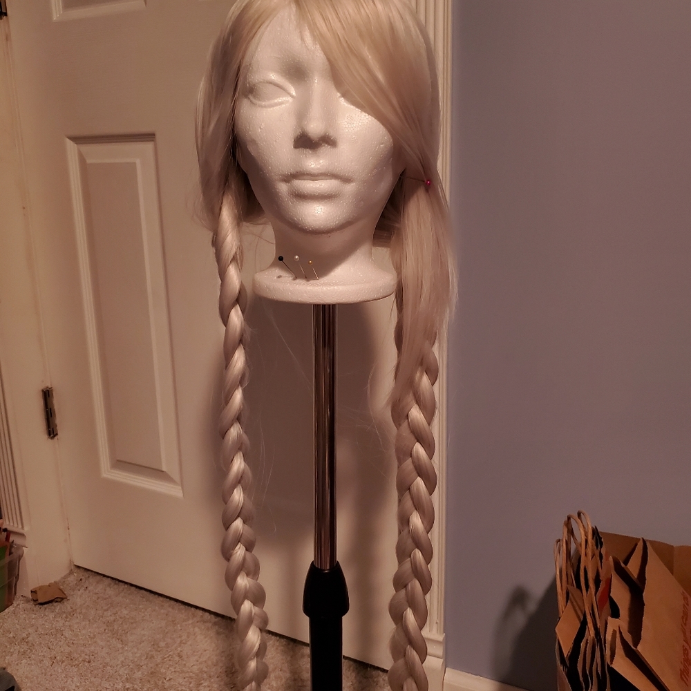 Silver Arda wig